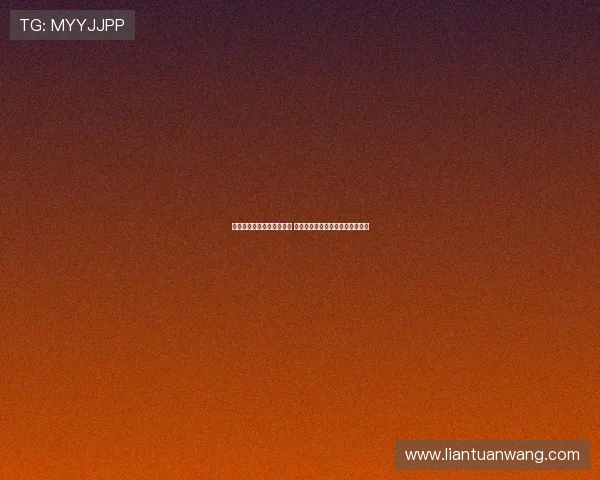 驴友爬山发现幼蛇轮流抚摸 专家提醒剧毒蛇类危险性不可忽视